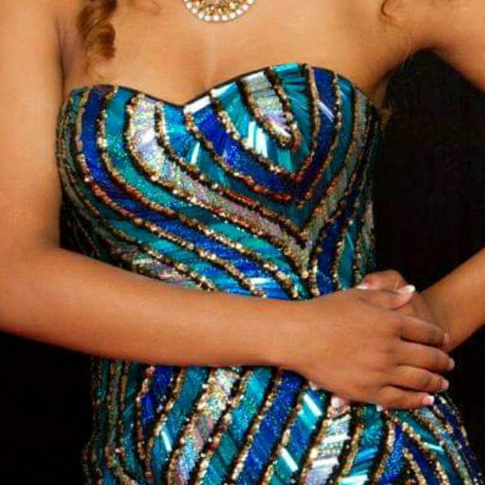 Prom Dress - Picture 2 of 7